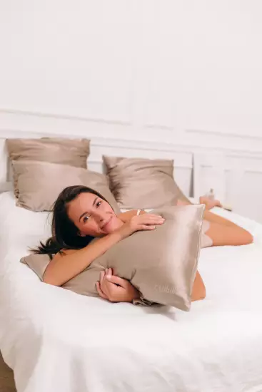 taie d'oreiller en soie taupe chillsilk, Chartres, Chillsilk